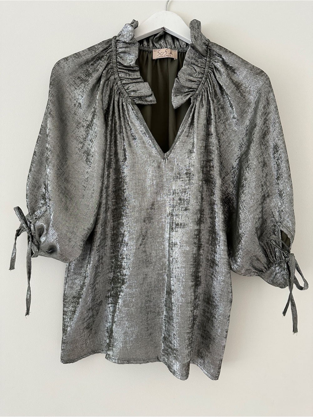 Sofia Made in Italy Metallic Silver V-Neck Popover Ruffle Neck 3/4 Sleeve Blouse